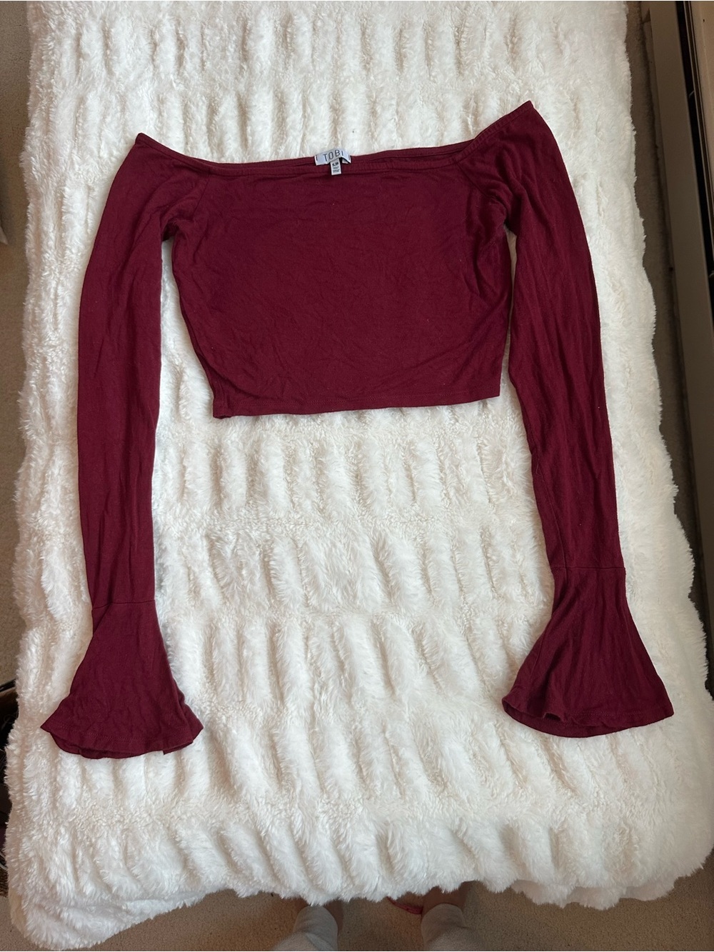 Tobi Burgundy Off-Shoulder Bell Sleeve Crop Top Size S
